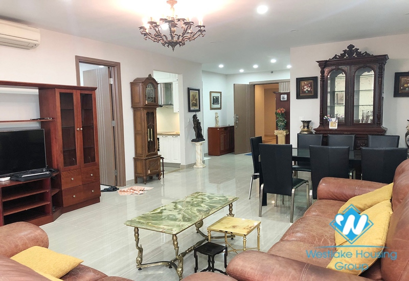 Three bedroom apartment for rent, fully furnished, modern living room